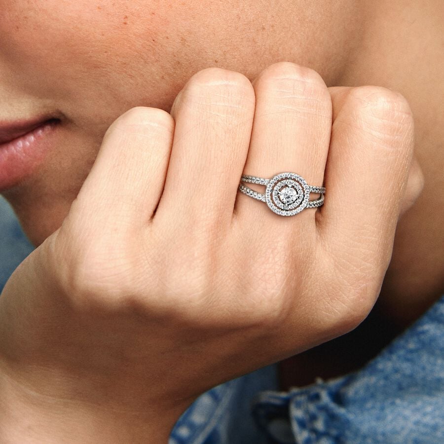 Sparkling Double Halo Ring